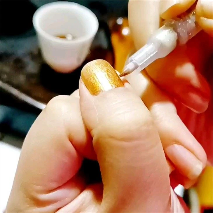 0.7mm Leide Mín Breise Peann Marcála Péinte Aicrileach